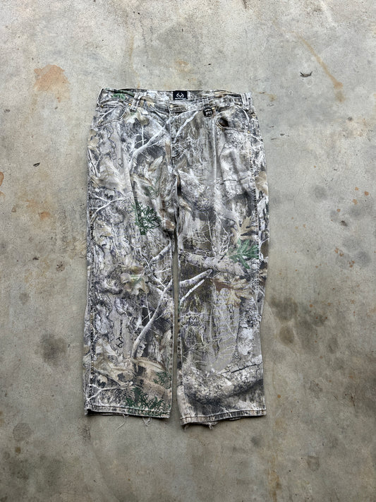 Vintage realtree white camo pants (38x30)