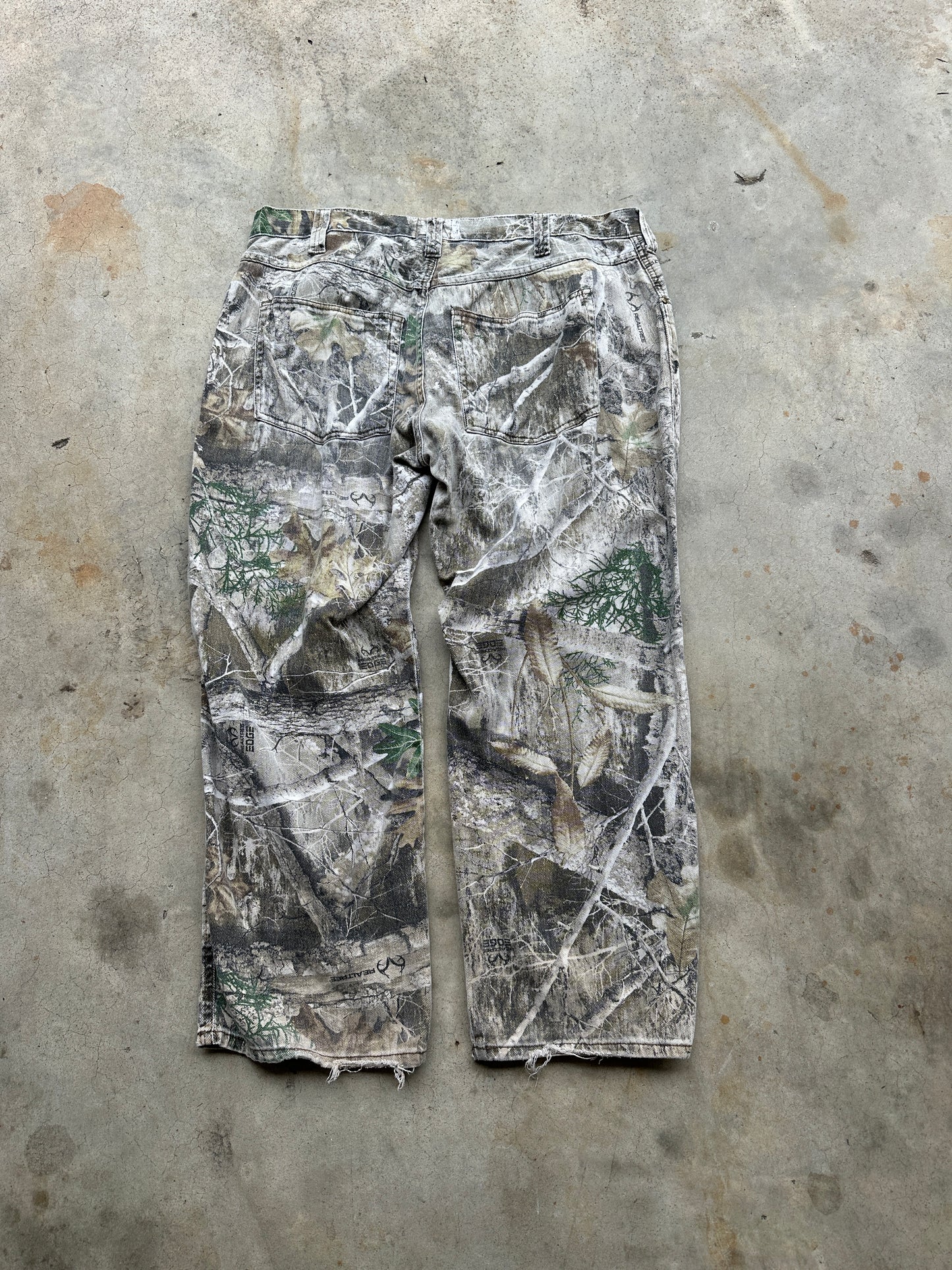 Vintage realtree white camo pants (38x30)